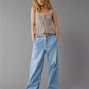 American Eagle Stretch low-rise ultra wide leg pull on jean.